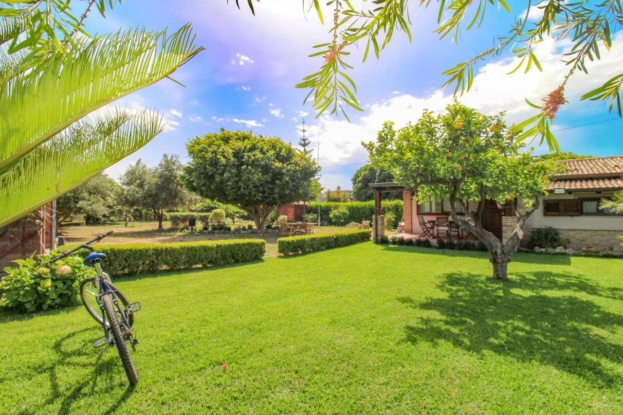 Holiday home La Casa Di Lina - Capo D'Orlando, Casa Con Ampio Giardino Villa