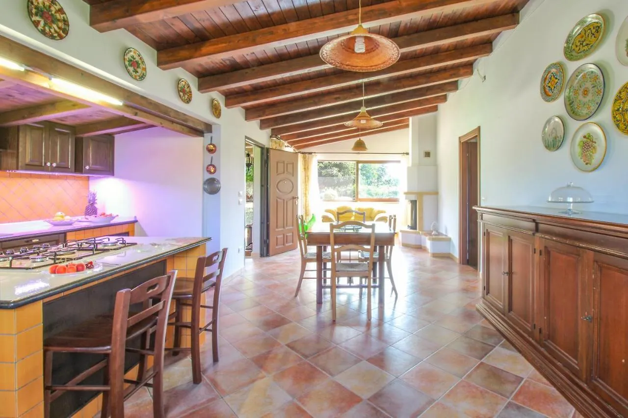 La Casa Di Lina - Capo D'Orlando, Casa Con Ampio Giardino Villa 0*,