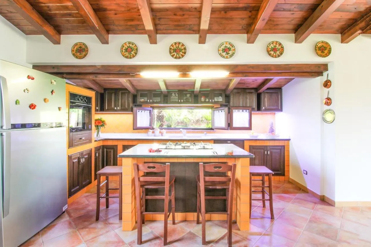 La Casa Di Lina - Capo D'Orlando, Casa Con Ampio Giardino Villa Tatil Evi